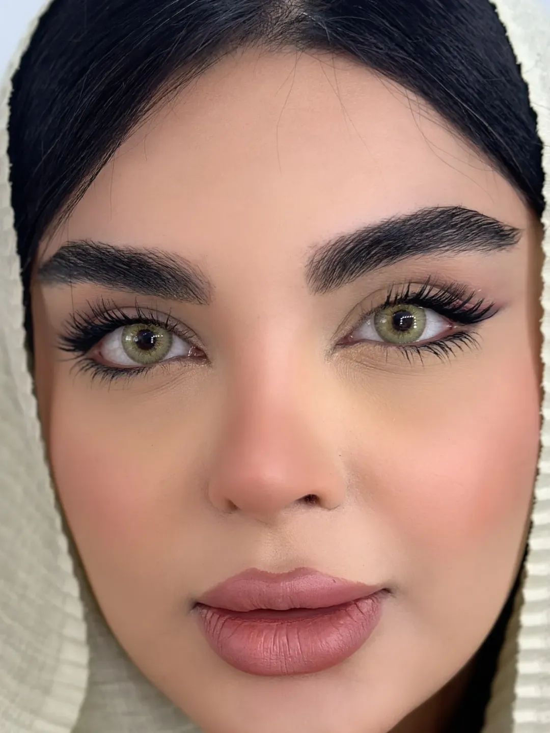 لنز رنگی یونیک لایم گرین UNIQUE LIME GREEN